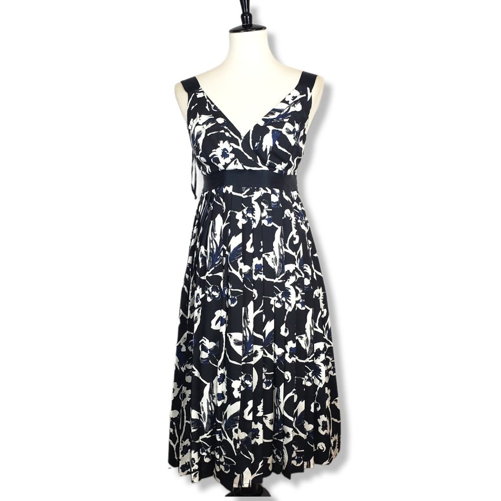 The Limited Black, White & Blue Empire Waist Pleated Midi Dress Size 4